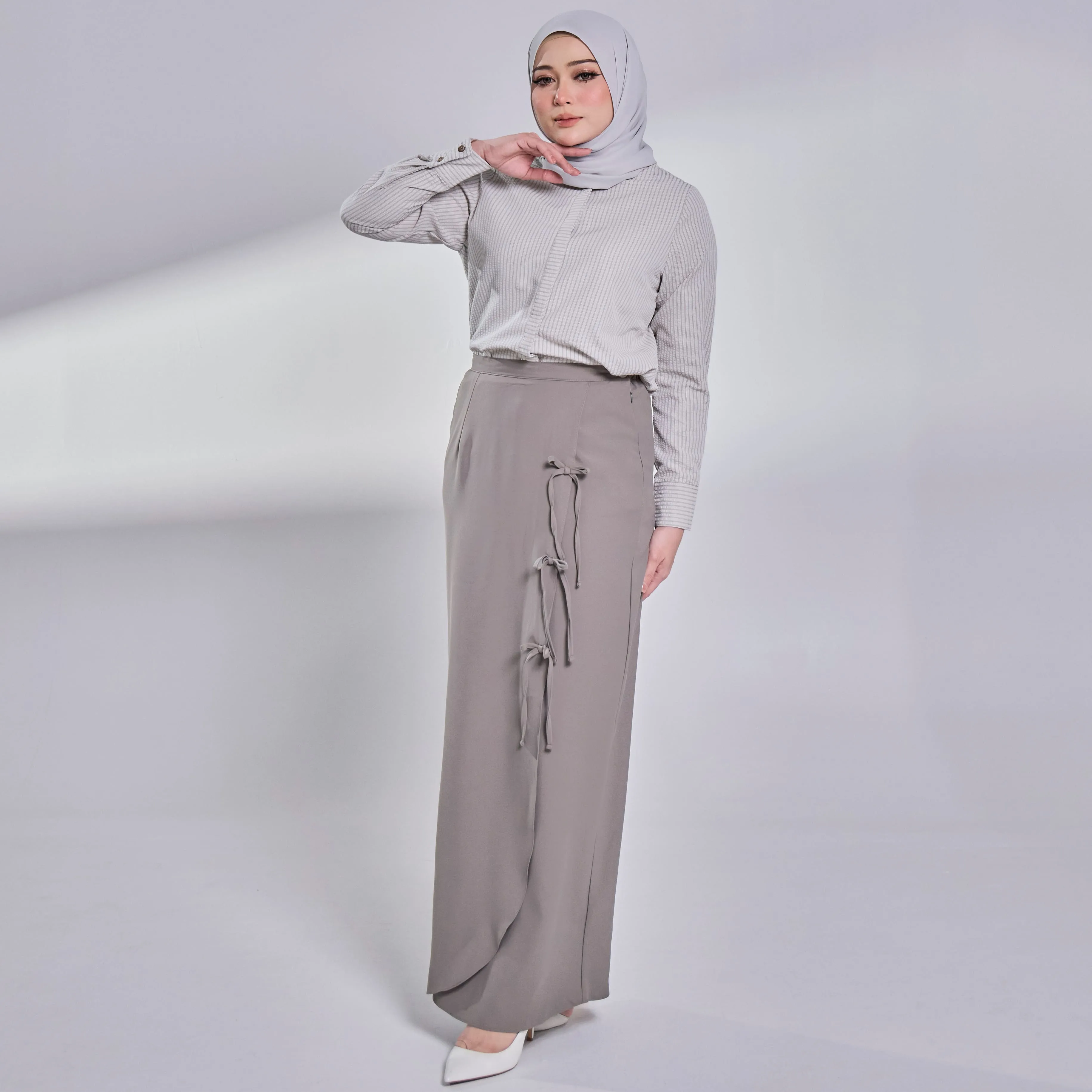 Shufeh Overlap Skirt - Dark Grey